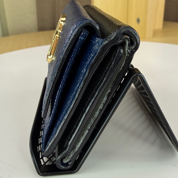 ๐ฅMARC JACOBS - The Snapshot Mini Trifold Wallet - 81U092 - Picture 4 of 9